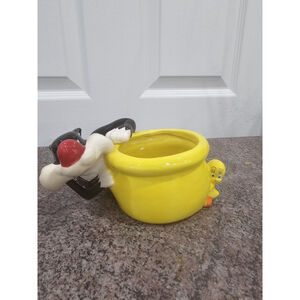 Vintage Warner Bros Looney Tunes Sylvester and Tweety Bird Ceramic Planter
